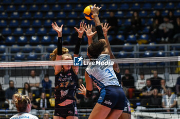 2024-01-10 - Elizabet Inneh-Varga of Chemik Police in action during CEV Volleball Cup match between Reale Mutua Fenera Chieri '76 vs Grupa Azoty Chemik Police Women on 10 January 2024 at the PalaGianni Asti, Torino - REALE MUTUA FENERA CHIERI'76 VS GRUPA AZOTY CHEMIK POLICE - CEV CUP WOMEN - VOLLEYBALL