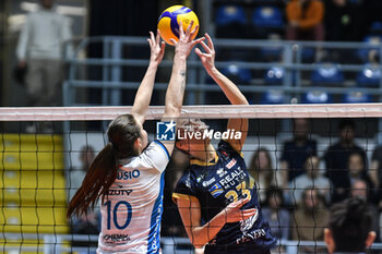 2024-01-10 - Ofelia Malinov of Chieri '76 and Monika Fedusio of Chemik Police in action during CEV Volleball Cup match between Reale Mutua Fenera Chieri '76 vs Grupa Azoty Chemik Police Women on 10 January 2024 at the PalaGianni Asti, Torino - REALE MUTUA FENERA CHIERI'76 VS GRUPA AZOTY CHEMIK POLICE - CEV CUP WOMEN - VOLLEYBALL
