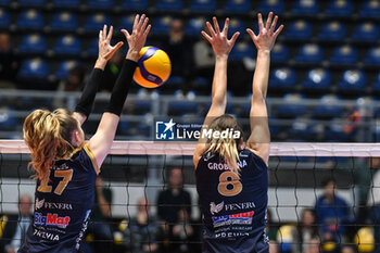 2024-01-10 - Camilla Weitzel of Chieri '76 block the ball during CEV Volleball Cup match between Reale Mutua Fenera Chieri '76 vs Grupa Azoty Chemik Police Women on 10 January 2024 at the PalaGianni Asti, Torino - REALE MUTUA FENERA CHIERI'76 VS GRUPA AZOTY CHEMIK POLICE - CEV CUP WOMEN - VOLLEYBALL
