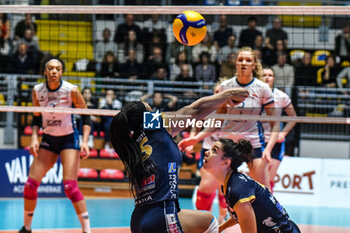 2024-01-10 - Loveth Omoruyi of Chieri '76 in action during CEV Volleball Cup match between Reale Mutua Fenera Chieri '76 vs Grupa Azoty Chemik Police Women on 10 January 2024 at the PalaGianni Asti, Torino - REALE MUTUA FENERA CHIERI'76 VS GRUPA AZOTY CHEMIK POLICE - CEV CUP WOMEN - VOLLEYBALL