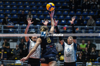 2024-01-10 - Kaja Grobelna of Chieri '76 in action during CEV Volleball Cup match between Reale Mutua Fenera Chieri '76 vs Grupa Azoty Chemik Police Women on 10 January 2024 at the PalaGianni Asti, Torino - REALE MUTUA FENERA CHIERI'76 VS GRUPA AZOTY CHEMIK POLICE - CEV CUP WOMEN - VOLLEYBALL