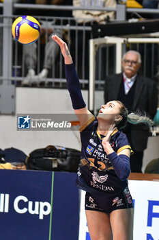 2024-02-07 - Anna Gray of Chieri '76 in action during CEV Volleyball Cup, quarter-final match between Reale Mutua Fenera Chieri '76 vs Volero Le Cannet on 7 february 2024 at the PalaGianni Asti, Torino - REALE MUTUA FENERA CHIERI'76 VS VOLERO LE CANNET - CEV CUP WOMEN - VOLLEYBALL