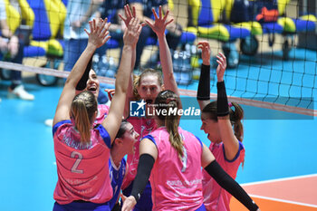 2024-02-21 - Levallois Paris Saint Cloud celebrates point during CEV Volleyball Cup Women match between Reale Mutua Fener Chieri '76 and Levallois Paris Saint Cloud at PalaRuffini, Torino - REALE MUTUA TENERA CHIERI 76 VS LEVALLOIS PARIS SAINT CLOUD - CEV CUP WOMEN - VOLLEYBALL