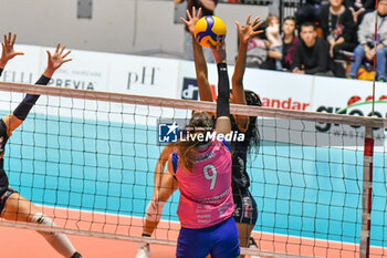2024-02-21 - Bianca Cugno of Paris SC in action during CEV Volleyball Cup Women match between Reale Mutua Fener Chieri '76 and Levallois Paris Saint Cloud at PalaRuffini, Torino - REALE MUTUA TENERA CHIERI 76 VS LEVALLOIS PARIS SAINT CLOUD - CEV CUP WOMEN - VOLLEYBALL
