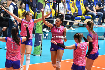 2024-02-21 - Levallois Paris Saint Cloud celebrates point during CEV Volleyball Cup Women match between Reale Mutua Fener Chieri '76 and Levallois Paris Saint Cloud at PalaRuffini, Torino - REALE MUTUA TENERA CHIERI 76 VS LEVALLOIS PARIS SAINT CLOUD - CEV CUP WOMEN - VOLLEYBALL