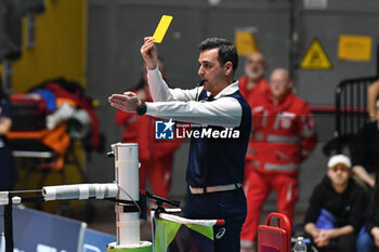 2024-02-21 - yellow card for Giulio Cesare Begoli of Chieri '76 during CEV Volleyball Cup Women match between Reale Mutua Fener Chieri '76 and Levallois Paris Saint Cloud at PalaRuffini, Torino - REALE MUTUA TENERA CHIERI 76 VS LEVALLOIS PARIS SAINT CLOUD - CEV CUP WOMEN - VOLLEYBALL