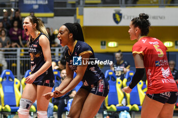 2024-02-21 - Reale Mutua Fenera Chieri '76 celebrates the victory during CEV Volleyball Cup Women semifinal match between Reale Mutua Fener Chieri '76 and Levallois Paris Saint Cloud at PalaRuffini, Torino - REALE MUTUA TENERA CHIERI 76 VS LEVALLOIS PARIS SAINT CLOUD - CEV CUP WOMEN - VOLLEYBALL