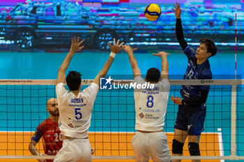 2024-01-17 - Spike of Ran Takahashi (Vero Volley Monza) during CEV Volleyball Cup Men 2024 match between Mint VeroVolley Monza and Levski Sofia at Opiquad Arena, Monza, Italy on January 17, 2024 - MINT VERO VOLLEY MONZA VS LEVSKI SOFIA - CHALLENGE CUP MEN - VOLLEYBALL