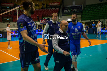 17/01/2024 - Thomas Beretta (Vero Volley Monza) with Vladislav Ivanov (Levski Sofia) and referees Gonzalez Tabares (Esp), Ivkovic (Cro) during CEV Volleyball Cup Men 2024 match between Mint VeroVolley Monza and Levski Sofia at Opiquad Arena, Monza, Italy on January 17, 2024 - MINT VERO VOLLEY MONZA VS LEVSKI SOFIA - CHALLENGE CUP MEN - VOLLEY