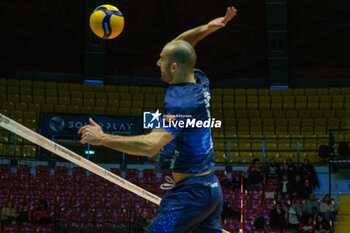 17/01/2024 - Spike of Gianluca Galassi (Vero Volley Monza) during CEV Volleyball Cup Men 2024 match between Mint VeroVolley Monza and Levski Sofia at Opiquad Arena, Monza, Italy on January 17, 2024 - MINT VERO VOLLEY MONZA VS LEVSKI SOFIA - CHALLENGE CUP MEN - VOLLEY