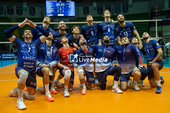 17/01/2024 - Happiness of Players of Mint Vero Volley Monza after scoring a match point during CEV Volleyball Cup Men 2024 match between Mint VeroVolley Monza and Levski Sofia at Opiquad Arena, Monza, Italy on January 17, 2024 - MINT VERO VOLLEY MONZA VS LEVSKI SOFIA - CHALLENGE CUP MEN - VOLLEY