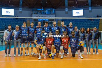 2024-01-31 - Team VeroVolley Monza during Semifinal CEV Volleyball Challenge Cup Men 2024 match between Mint VeroVolley Monza and Galatasaray Istanbul at Opiquad Arena, Monza, Italy on January 31, 2024 - MINT VERO VOLLEY MONZA VS GALATASARAY HDI ISTANBUL - CHALLENGE CUP MEN - VOLLEYBALL