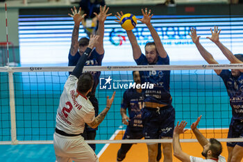 2024-01-31 - Spike of Jan Hadrava (Galatasaray Istanbul) during Semifinal CEV Volleyball Challenge Cup Men 2024 match between Mint VeroVolley Monza and Galatasaray Istanbul at Opiquad Arena, Monza, Italy on January 31, 2024 - MINT VERO VOLLEY MONZA VS GALATASARAY HDI ISTANBUL - CHALLENGE CUP MEN - VOLLEYBALL