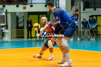 31/01/2024 - Marco Gaggini (Vero Volley Monza) on defense during Semifinal CEV Volleyball Challenge Cup Men 2024 match between Mint VeroVolley Monza and Galatasaray Istanbul at Opiquad Arena, Monza, Italy on January 31, 2024 - MINT VERO VOLLEY MONZA VS GALATASARAY HDI ISTANBUL - CHALLENGE CUP MEN - VOLLEY