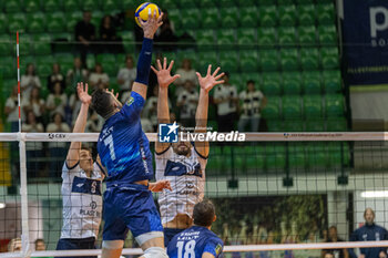 2024-02-27 - Stephen Maar (Vero Volley Monza) during Final CEV Challenge Cup Men 2024 match between Mint VeroVolley Monza and Projekt Warszawa at Opiquad Arena, Monza, Italy on February 27, 2024 - FINAL - MINT VERO VOLLEY MONZA VS PROJEKT WARSZAWA - CHALLENGE CUP MEN - VOLLEYBALL