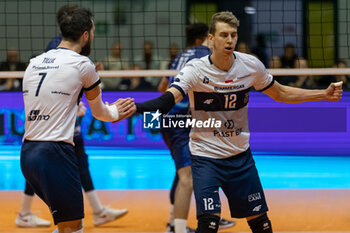 2024-02-27 - Exultation of Artur Szalpuk (Projekt Warszawa) during Final CEV Challenge Cup Men 2024 match between Mint VeroVolley Monza and Projekt Warszawa at Opiquad Arena, Monza, Italy on February 27, 2024 - FINAL - MINT VERO VOLLEY MONZA VS PROJEKT WARSZAWA - CHALLENGE CUP MEN - VOLLEYBALL