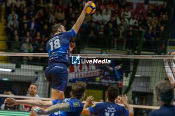 2024-02-27 - Gabriele Di Martino (Vero Volley Monza) during Final CEV Challenge Cup Men 2024 match between Mint VeroVolley Monza and Projekt Warszawa at Opiquad Arena, Monza, Italy on February 27, 2024 - FINAL - MINT VERO VOLLEY MONZA VS PROJEKT WARSZAWA - CHALLENGE CUP MEN - VOLLEYBALL