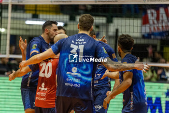 2024-02-27 - Exultation of Players of Mint Vero Volley Monza during Final CEV Challenge Cup Men 2024 match between Mint VeroVolley Monza and Projekt Warszawa at Opiquad Arena, Monza, Italy on February 27, 2024 - FINAL - MINT VERO VOLLEY MONZA VS PROJEKT WARSZAWA - CHALLENGE CUP MEN - VOLLEYBALL