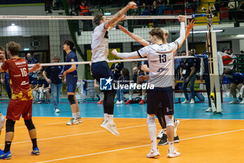 2024-02-27 - Exultation Players of Projekt Warszawa after scoring a match point during Final CEV Challenge Cup Men 2024 match between Mint VeroVolley Monza and Projekt Warszawa at Opiquad Arena, Monza, Italy on February 27, 2024 - FINAL - MINT VERO VOLLEY MONZA VS PROJEKT WARSZAWA - CHALLENGE CUP MEN - VOLLEYBALL