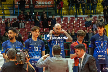 2024-02-27 - Players of Mint Vero Volley Monza during awards ceremony of the Final CEV Challenge Cup Men 2024 match between Mint VeroVolley Monza and Projekt Warszawa at Opiquad Arena, Monza, Italy on February 27, 2024 - FINAL - MINT VERO VOLLEY MONZA VS PROJEKT WARSZAWA - CHALLENGE CUP MEN - VOLLEYBALL