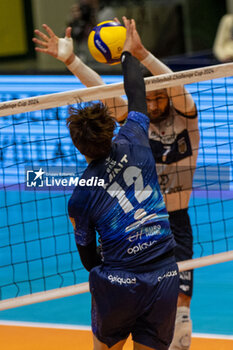 2024-02-27 - Spike of Ran Takahashi (Vero Volley Monza) during Final CEV Challenge Cup Men 2024 match between Mint VeroVolley Monza and Projekt Warszawa at Opiquad Arena, Monza, Italy on February 27, 2024 - FINAL - MINT VERO VOLLEY MONZA VS PROJEKT WARSZAWA - CHALLENGE CUP MEN - VOLLEYBALL
