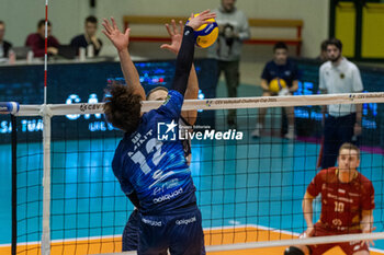 2024-02-27 - Spike of Ran Takahashi (Vero Volley Monza) during Final CEV Challenge Cup Men 2024 match between Mint VeroVolley Monza and Projekt Warszawa at Opiquad Arena, Monza, Italy on February 27, 2024 - FINAL - MINT VERO VOLLEY MONZA VS PROJEKT WARSZAWA - CHALLENGE CUP MEN - VOLLEYBALL