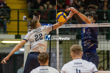2024-02-27 - Monster block of Nik Mujanovic (Vero Volley Monza) during Final CEV Challenge Cup Men 2024 match between Mint VeroVolley Monza and Projekt Warszawa at Opiquad Arena, Monza, Italy on February 27, 2024 - FINAL - MINT VERO VOLLEY MONZA VS PROJEKT WARSZAWA - CHALLENGE CUP MEN - VOLLEYBALL