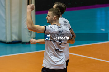 2024-02-27 - Exuktation of Bartlomiej Boladz (Projekt Warszawa) during Final CEV Challenge Cup Men 2024 match between Mint VeroVolley Monza and Projekt Warszawa at Opiquad Arena, Monza, Italy on February 27, 2024 - FINAL - MINT VERO VOLLEY MONZA VS PROJEKT WARSZAWA - CHALLENGE CUP MEN - VOLLEYBALL