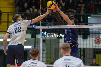 2024-02-27 - Karol Borkowski (Projekt Warszawa) with Nik Mujanovic (Vero Volley Monza) during Final CEV Challenge Cup Men 2024 match between Mint VeroVolley Monza and Projekt Warszawa at Opiquad Arena, Monza, Italy on February 27, 2024 - FINAL - MINT VERO VOLLEY MONZA VS PROJEKT WARSZAWA - CHALLENGE CUP MEN - VOLLEYBALL