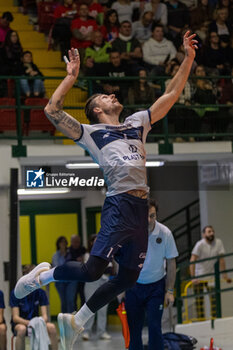 2024-02-27 - Jakub Kowalczyk (Projekt Warszawa) during Final CEV Challenge Cup Men 2024 match between Mint VeroVolley Monza and Projekt Warszawa at Opiquad Arena, Monza, Italy on February 27, 2024 - FINAL - MINT VERO VOLLEY MONZA VS PROJEKT WARSZAWA - CHALLENGE CUP MEN - VOLLEYBALL