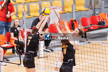 2024-10-09 - Amelie Rotar of Roma Volley Club, Marie Scholzel of Roma Volley Club and Lara Malovic of OK Karlovac during the CEV Volleyball Challenge Cup 2025 between Roma Volley Club and OK Kelteks on 9 oct 2024 at the Palazzetto dello Sport in Rome. - CEV VOLLEYBALL CHALLENGE CUP 2025 - CHALLENGE CUP MEN - VOLLEYBALL