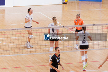 2024-10-09 - Lara Malovic of OK Karlovac, Karla Burđelez of OK Karlovac, Jelena Grgic of OK Karlovac and Petra Kovač of OK Karlovac during the CEV Volleyball Challenge Cup 2025 between Roma Volley Club and OK Kelteks on 9 oct 2024 at the Palazzetto dello Sport in Rome. - CEV VOLLEYBALL CHALLENGE CUP 2025 - CHALLENGE CUP MEN - VOLLEYBALL