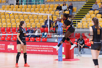 2024-10-09 - Aana Enioola Adelusi of Roma Volley Club during the CEV Volleyball Challenge Cup 2025 between Roma Volley Club and OK Kelteks on 9 oct 2024 at the Palazzetto dello Sport in Rome. - CEV VOLLEYBALL CHALLENGE CUP 2025 - CHALLENGE CUP MEN - VOLLEYBALL