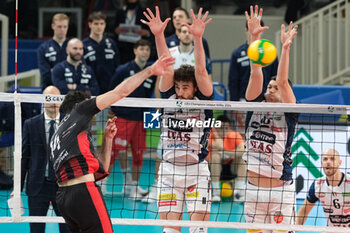 2024-01-17 - Block of Kamil Rychlicki of ITAS Trentino Volley and Marko Podrascanin of ITAS Trentino Volley during the match between ITAS Trentino Volley and Asseco Resovia Rzeszow, valid for Pool B of CEV Men Volley Champions League 2023/2024 at Il T Quotidiano Arena on January 17, 2023, Trento, Italy. - ITAS TRENTINO VS ASSECO RESOVIA RZESZOW - CHAMPIONS LEAGUE MEN - VOLLEYBALL