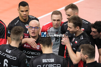 2024-01-17 - Giampaolo Medei head coach of Asseco Resovia Rzeszow during an time-out of the match between ITAS Trentino Volley and Asseco Resovia Rzeszow, valid for Pool B of CEV Men Volley Champions League 2023/2024 at Il T Quotidiano Arena on January 17, 2023, Trento, Italy. - ITAS TRENTINO VS ASSECO RESOVIA RZESZOW - CHAMPIONS LEAGUE MEN - VOLLEYBALL