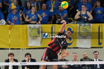2024-01-17 - Stephen Boyer of Asseco Resovia Rzeszow at serve during the match between ITAS Trentino Volley and Asseco Resovia Rzeszow, valid for Pool B of CEV Men Volley Champions League 2023/2024 at Il T Quotidiano Arena on January 17, 2023, Trento, Italy. - ITAS TRENTINO VS ASSECO RESOVIA RZESZOW - CHAMPIONS LEAGUE MEN - VOLLEYBALL