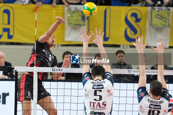 2024-01-17 - Spike of Stephen Boyer of Asseco Resovia Rzeszow during the match between ITAS Trentino Volley and Asseco Resovia Rzeszow, valid for Pool B of CEV Men Volley Champions League 2023/2024 at Il T Quotidiano Arena on January 17, 2023, Trento, Italy. - ITAS TRENTINO VS ASSECO RESOVIA RZESZOW - CHAMPIONS LEAGUE MEN - VOLLEYBALL