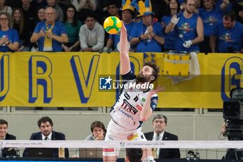 2024-02-29 - Kamil Rychlicki of ITAS Trentino Volley at serve during the match between ITAS Trentino Volley and Berlin Recycling Volleys, quarter of finals of CEV Men Volley Champions League 2023/2024 at Il T Quotidiano Arena on February 29, 2024, Trento, Italy. - QUARTER OF FINALS - ITAS TRENTINO VS BERLIN RECYCLING VOLLEYS - CHAMPIONS LEAGUE MEN - VOLLEYBALL