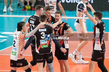 2024-02-29 - Berlin Recycling Volleys celebrates after scores a point during the match between ITAS Trentino Volley and Berlin Recycling Volleys, quarter of finals of CEV Men Volley Champions League 2023/2024 at Il T Quotidiano Arena on February 29, 2024, Trento, Italy. - QUARTER OF FINALS - ITAS TRENTINO VS BERLIN RECYCLING VOLLEYS - CHAMPIONS LEAGUE MEN - VOLLEYBALL
