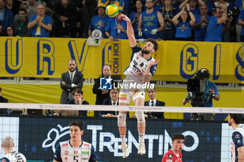 2024-03-13 - Kamil Rychlicki of ITAS Trentino Volley at serve during the match between ITAS Trentino Volley and Cucine Lube Civitanova, semifinals of CEV Men Volley Champions League 2023/2024 at Il T Quotidiano Arena on March 13, 2024, Trento, Italy. - SEMILFINALS - ITAS TRENTINO VS CUCINE LUBE CIVITANOVA - CHAMPIONS LEAGUE MEN - VOLLEYBALL