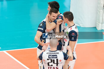 2024-03-13 - ITAS Trentino Team celebrates after scores a point during the match between ITAS Trentino Volley and Cucine Lube Civitanova, semifinals of CEV Men Volley Champions League 2023/2024 at Il T Quotidiano Arena on March 13, 2024, Trento, Italy. - SEMILFINALS - ITAS TRENTINO VS CUCINE LUBE CIVITANOVA - CHAMPIONS LEAGUE MEN - VOLLEYBALL