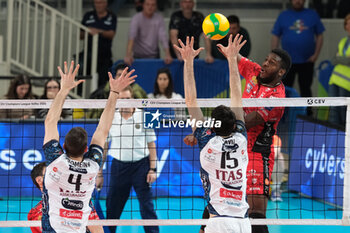 2024-03-13 - Spike of Marlon Yant of Cucine Lube Civitanova during the match between ITAS Trentino Volley and Cucine Lube Civitanova, semifinals of CEV Men Volley Champions League 2023/2024 at Il T Quotidiano Arena on March 13, 2024, Trento, Italy. - SEMILFINALS - ITAS TRENTINO VS CUCINE LUBE CIVITANOVA - CHAMPIONS LEAGUE MEN - VOLLEYBALL
