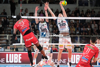 2024-03-13 - Block of Marko Podrascanin of ITAS Trentino Volley during the match between ITAS Trentino Volley and Cucine Lube Civitanova, semifinals of CEV Men Volley Champions League 2023/2024 at Il T Quotidiano Arena on March 13, 2024, Trento, Italy. - SEMILFINALS - ITAS TRENTINO VS CUCINE LUBE CIVITANOVA - CHAMPIONS LEAGUE MEN - VOLLEYBALL