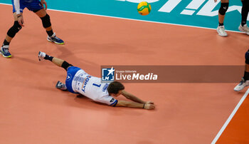 13/11/2024 - DENNIS DEROY (KNACK VOLLEY ROESELARE) - ALLIANZ MILANO VS KNACK ROESELARE - CHAMPIONS LEAGUE MEN - VOLLEY