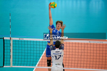 13/11/2024 - MONSTER BLOCK YACINE LOUATI (POWERVOLLEY MILANO) AND BASIL DERMAUX (KNACK VOLLEY ROESELARE ) - ALLIANZ MILANO VS KNACK ROESELARE - CHAMPIONS LEAGUE MEN - VOLLEY