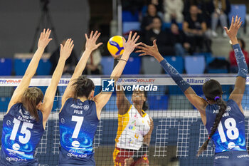 2024-01-24 - Spike of Jessica Rivero (Roma Volley Club) - ALLIANZ VERO VOLLEY MILANO VS AEROITALIA ROMA VOLLEY - WOMEN ITALIAN CUP - VOLLEYBALL
