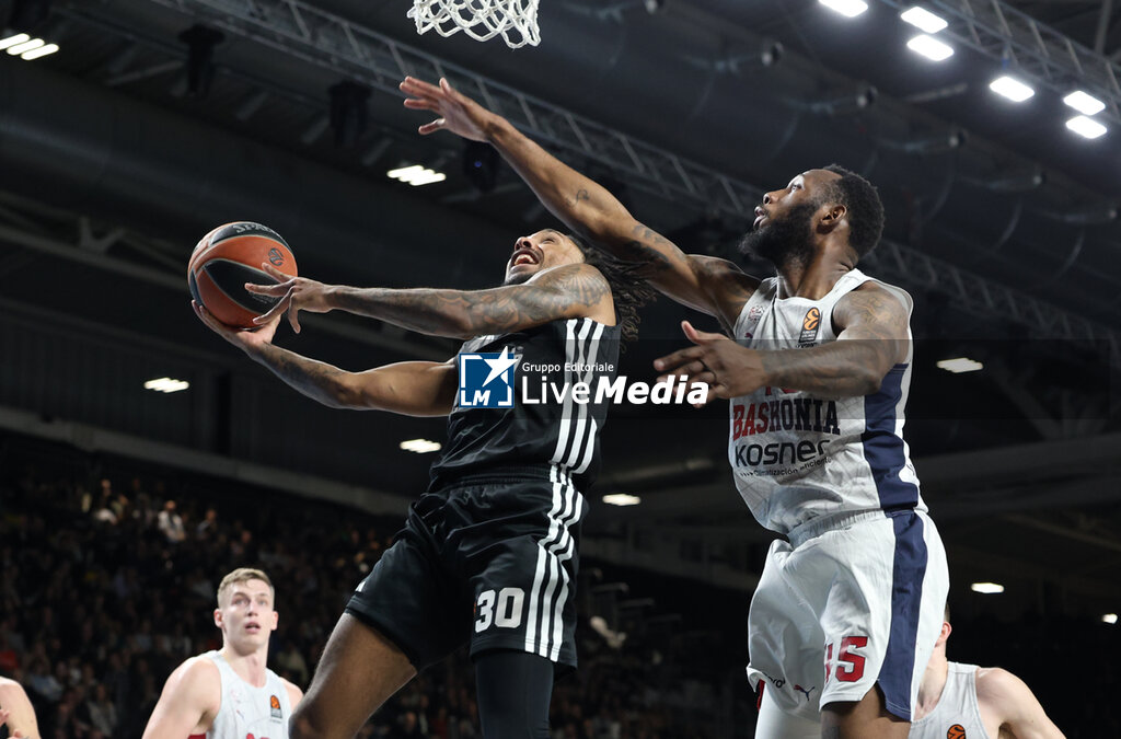 Segafredo Virtus Bologna vs Baskonia Vitoria-Gasteiz - EUROLEAGUE - BASKETBALL