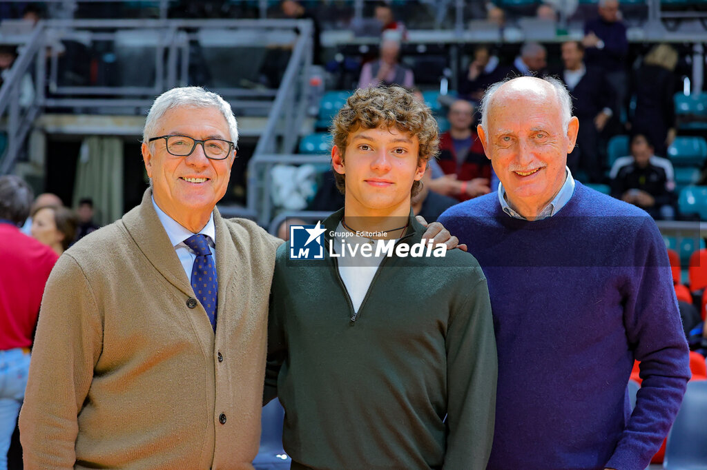 Virtus Bologna vs Anadolu Efes - EUROLEAGUE - BASKETBALL