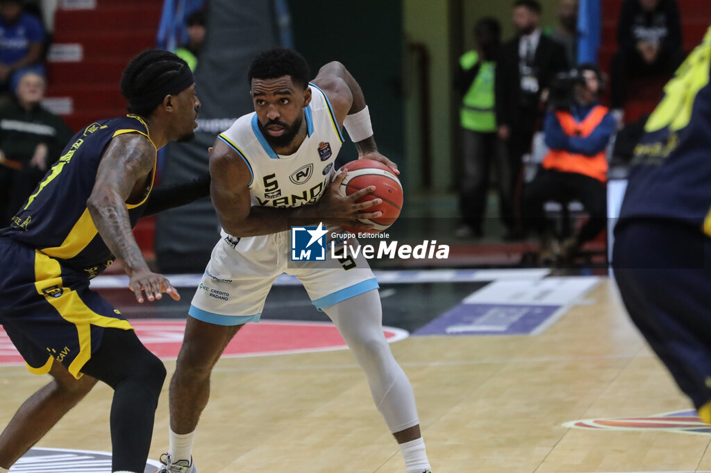 Vanoli Basket Cremona vs Givova Scafati - SERIE A ITALIA - BASKET