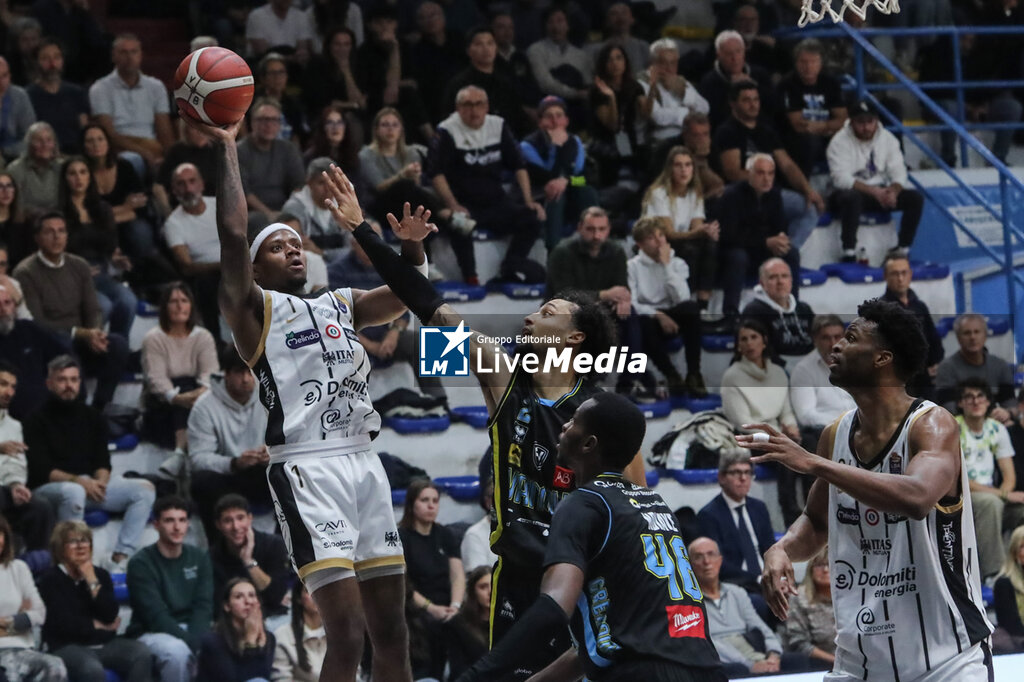 Vanoli Basket Cremona vs Dolomiti Energia Trentino - ITALIAN SERIE A - BASKETBALL